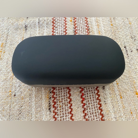 2/$30 Tan & Black Harley Davidson Glass Case with HD Cleaning Cloth - Picture 2 of 3